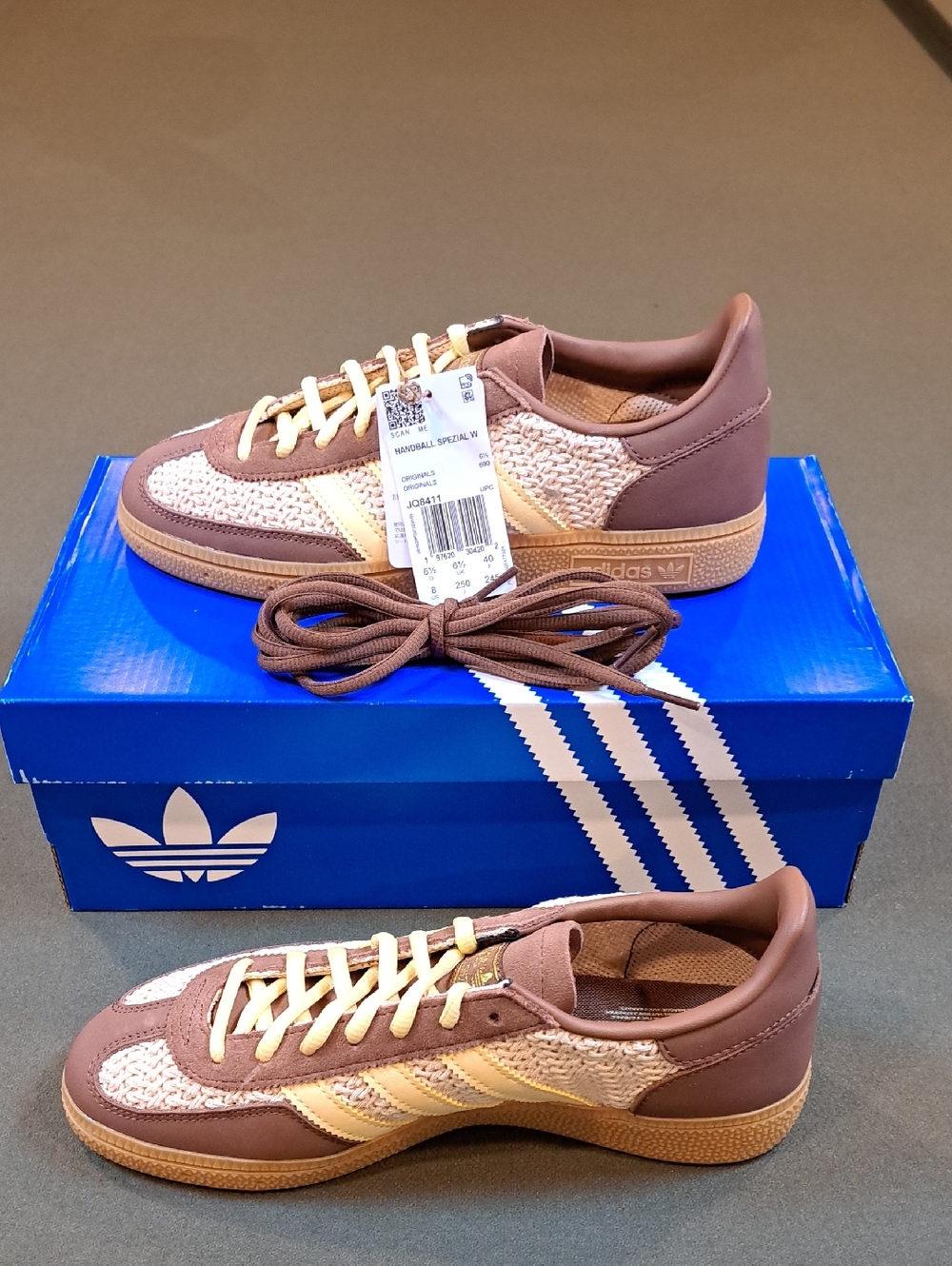 Adidas Handball Spezial - Color: Brown/Orange/Gum - Size: Women 8 - Picture 2 of 11